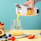 Liquidificador portátil esen-cia pequeno, recarregável via USB com lâminas de aço inox, ideal para sucos e smoothies pessoais.