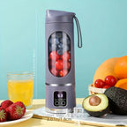 Liquidificador portátil esen-cia, pequeno, recarregável por USB, com lâminas de aço inoxidável, ideal para sucos e smoothies pessoais.