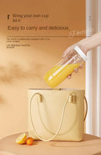 Liquidificador portátil esen-cia, misturador elétrico sem fio para frutas, com lâminas de gelo e design compacto para sucos.